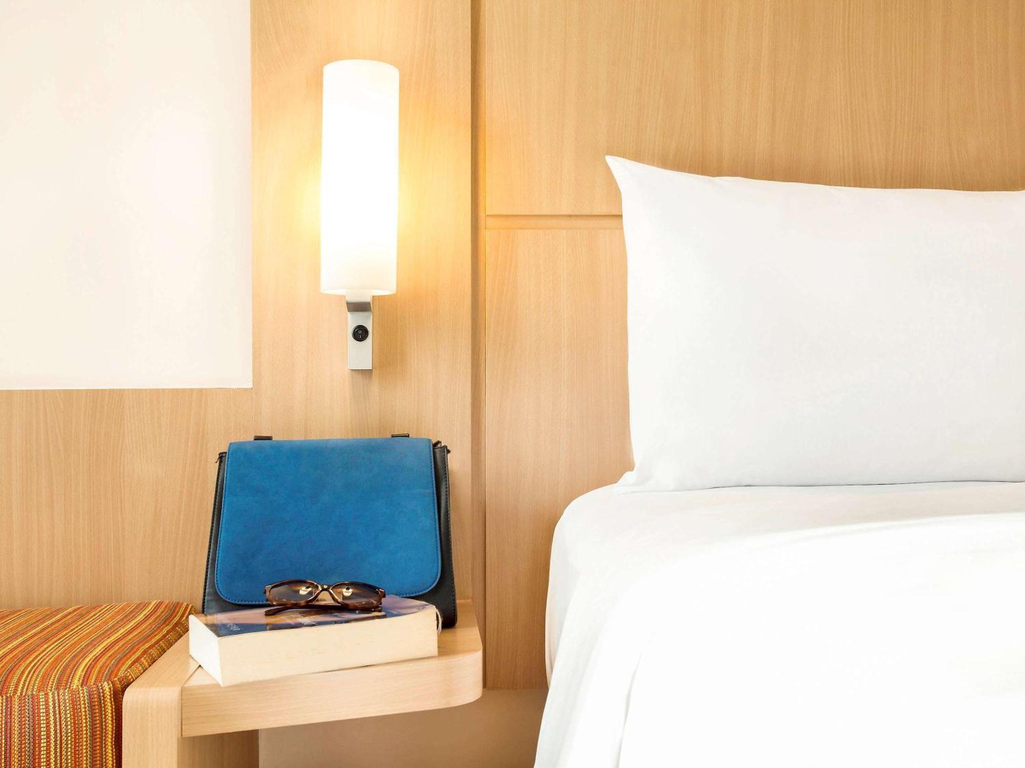Ibis Lyon Est Chaponnay Hotel Luaran gambar