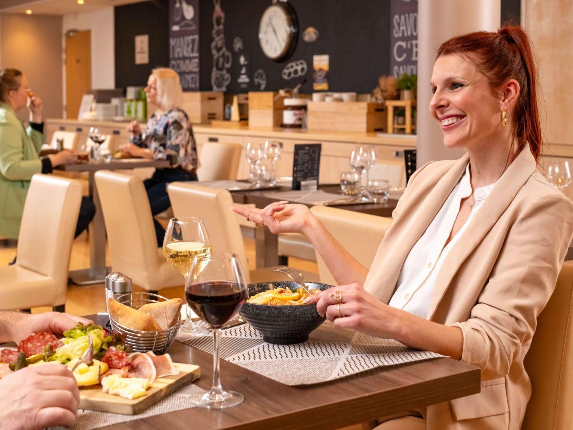 Ibis Lyon Est Chaponnay Hotel Luaran gambar